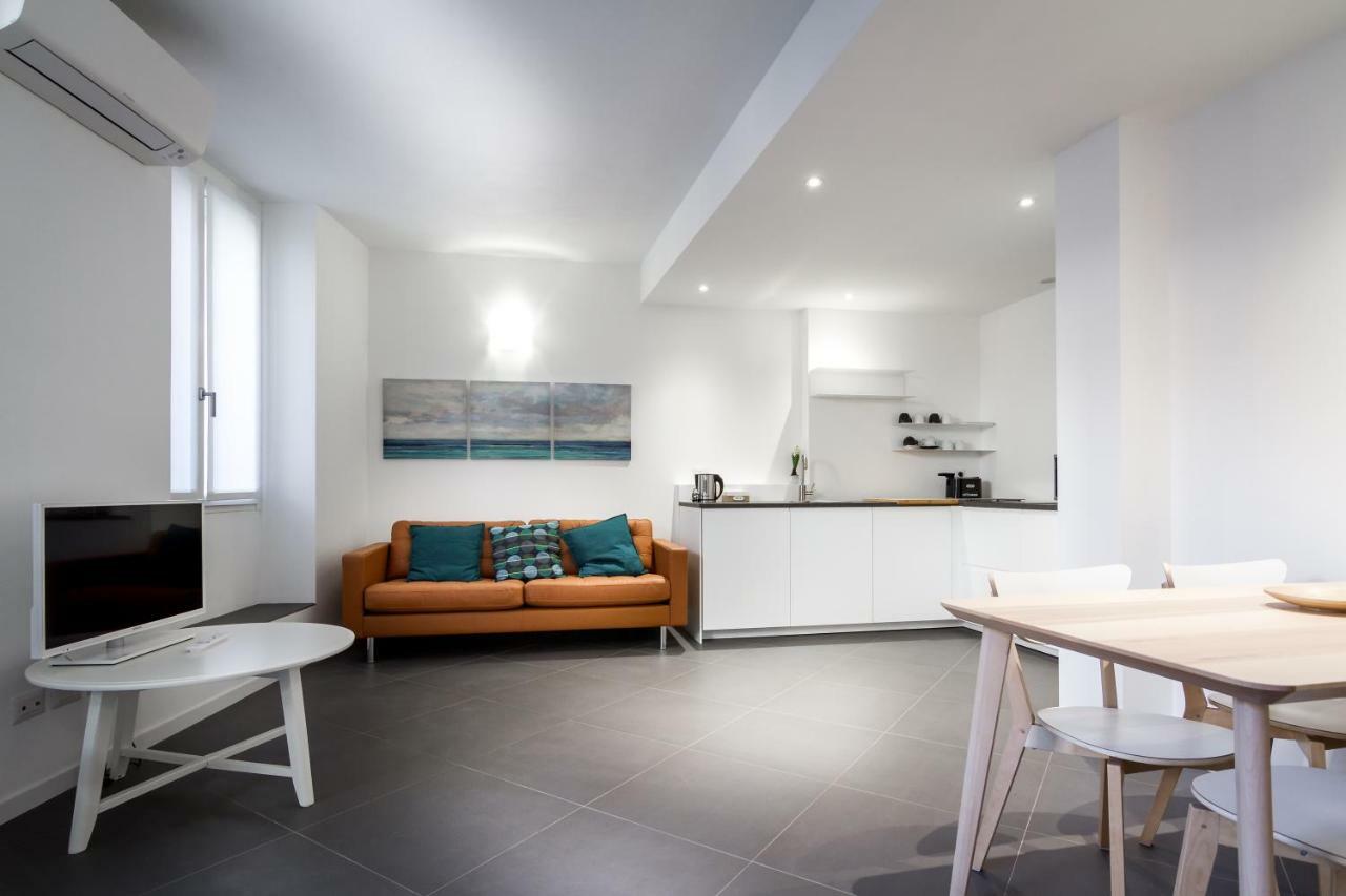 Casa Perlasca เชอร์นอบบิโอ ภายนอก รูปภาพ